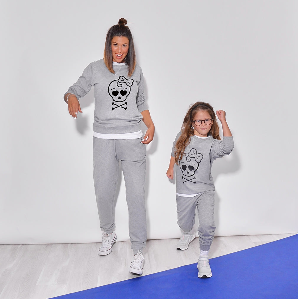 Conjunto deportivo gris Skull A&B