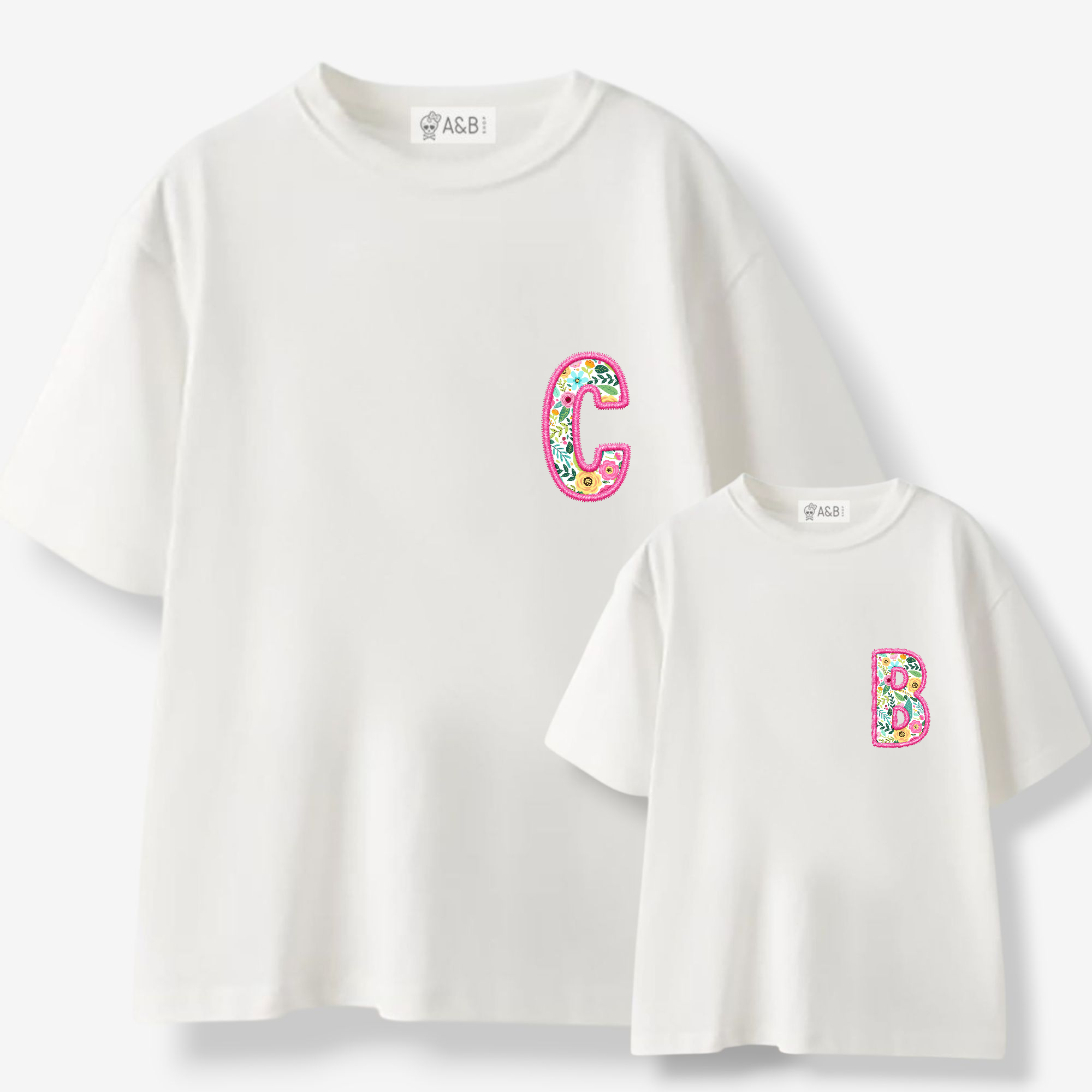 Camiseta Personalizada Inicial Flores Rosas