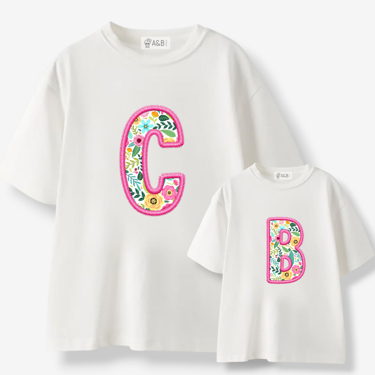 Camiseta Personalizada Inicial Flores Rosas