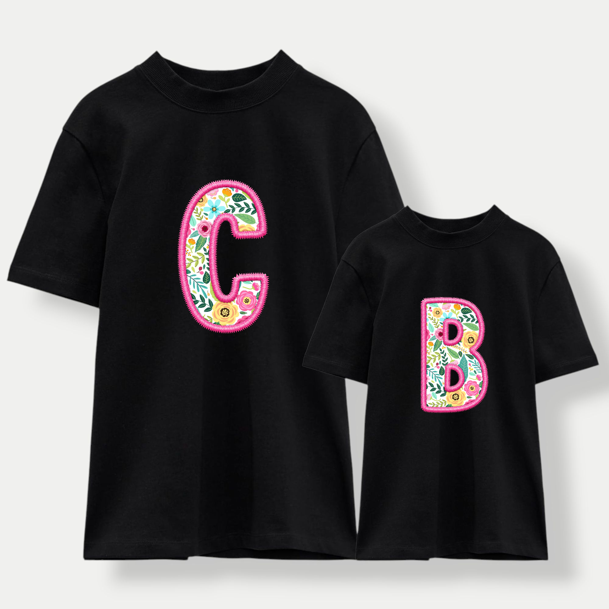 Camiseta Personalizada Inicial Flores Rosas