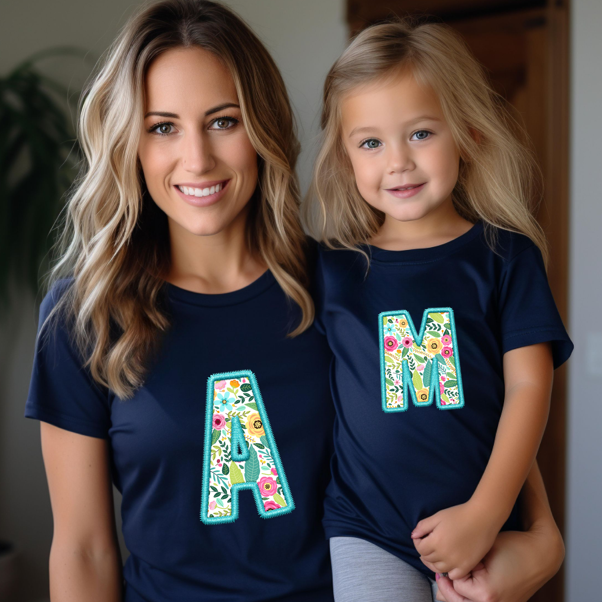 Camiseta Personalizada Inicial Flores