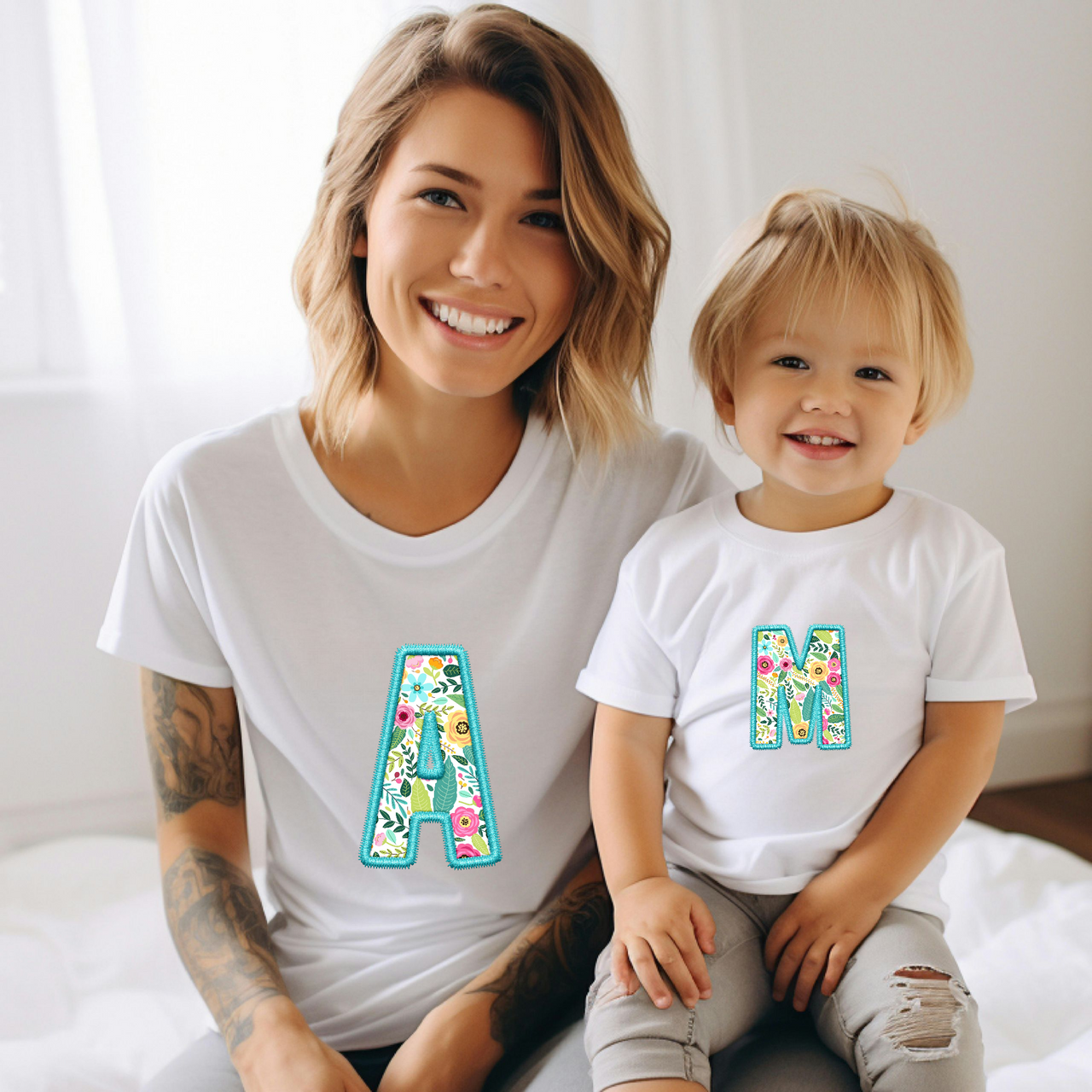 Camiseta Personalizada Inicial Flores