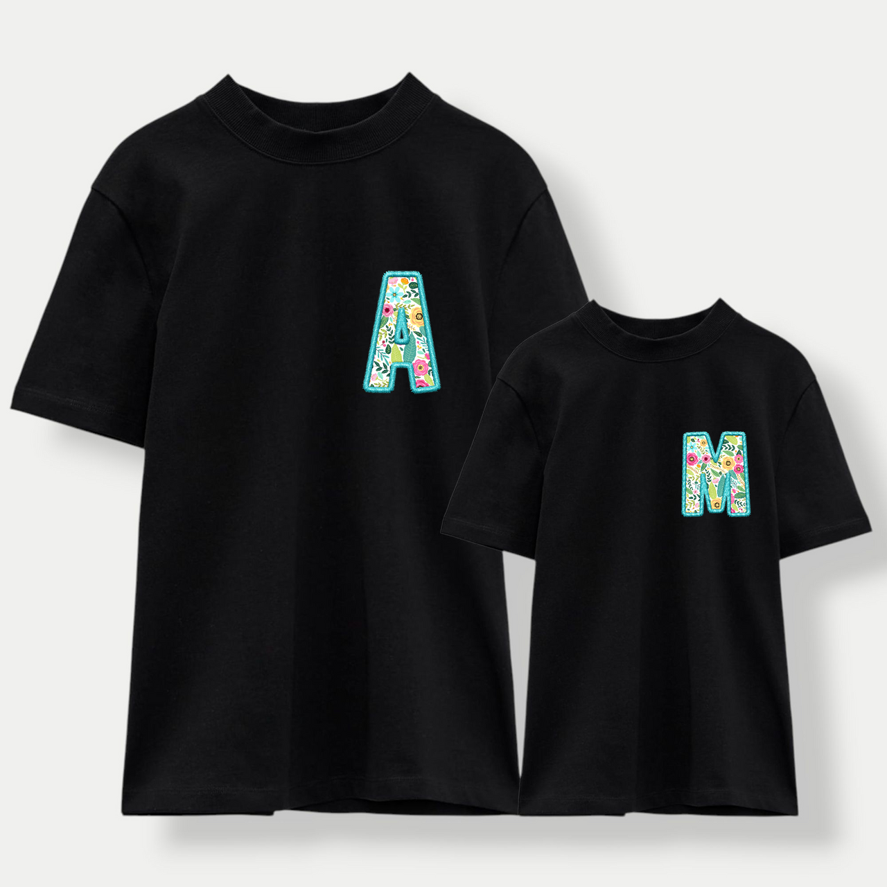 Camiseta Personalizada Inicial Flores